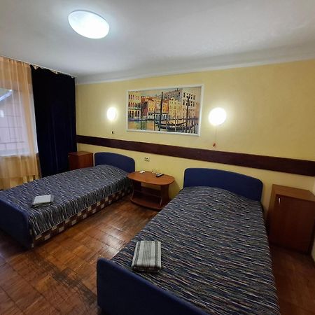 Hotel Desna Kut Kiev Extérieur photo