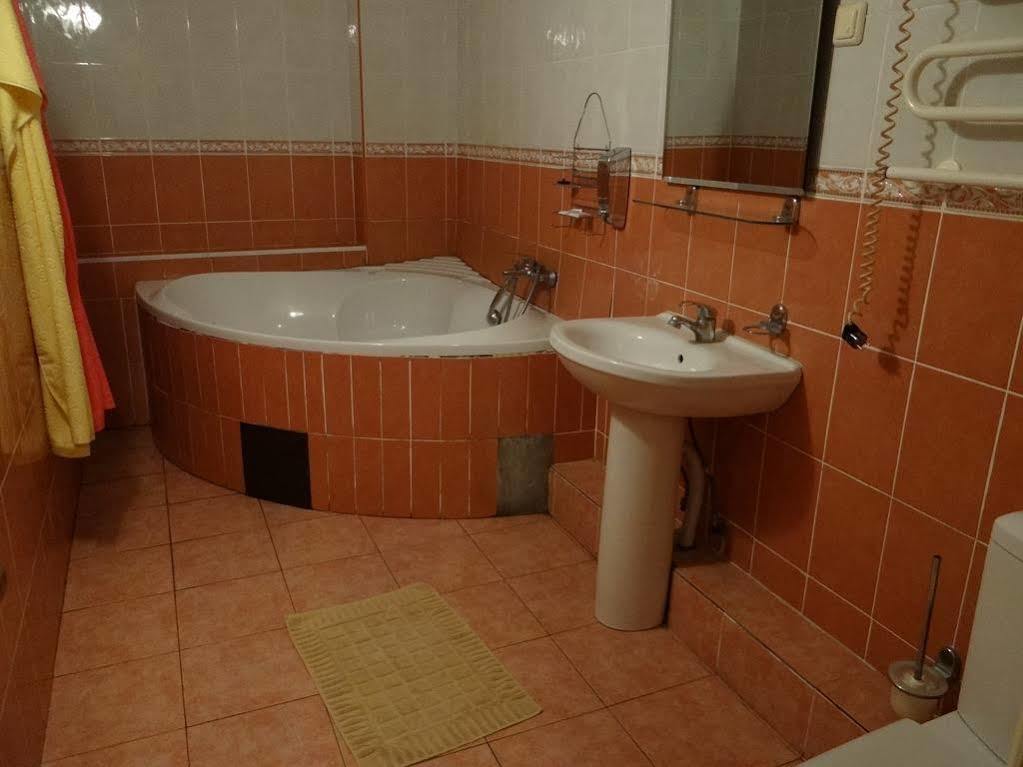Hotel Desna Kut Kiev Extérieur photo
