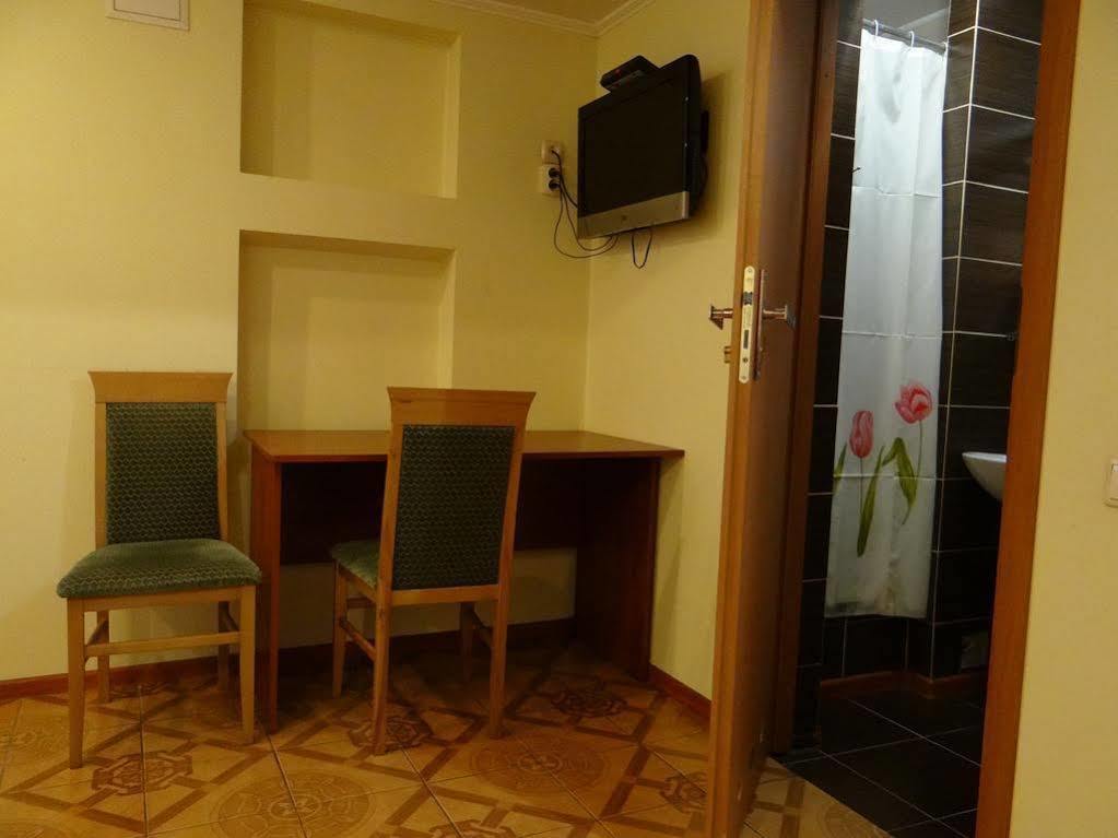 Hotel Desna Kut Kiev Extérieur photo