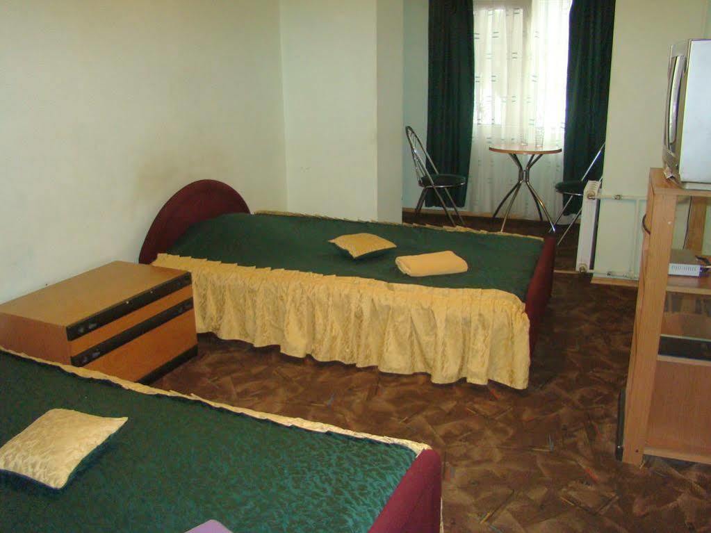 Hotel Desna Kut Kiev Extérieur photo